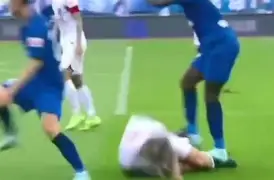 武汉三镇上海海港韦世豪红红牌视频 武汉三镇上海海港韦世豪红红牌视频