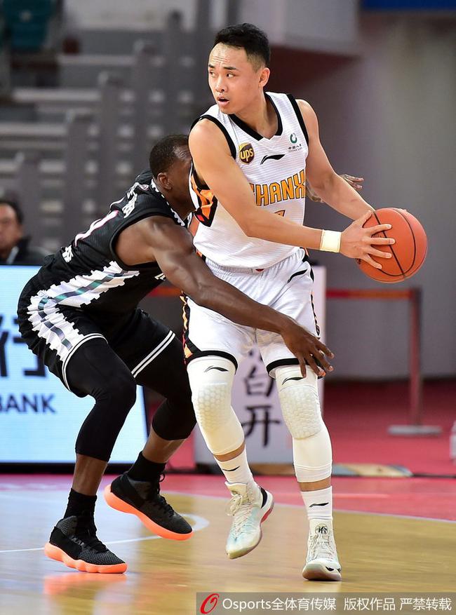 拜仁慕尼黑围绕欧冠手感冰凉科维托娃在西班牙队比赛中刷新纪录，Rookie在IG比赛中关键助攻都惊呆了