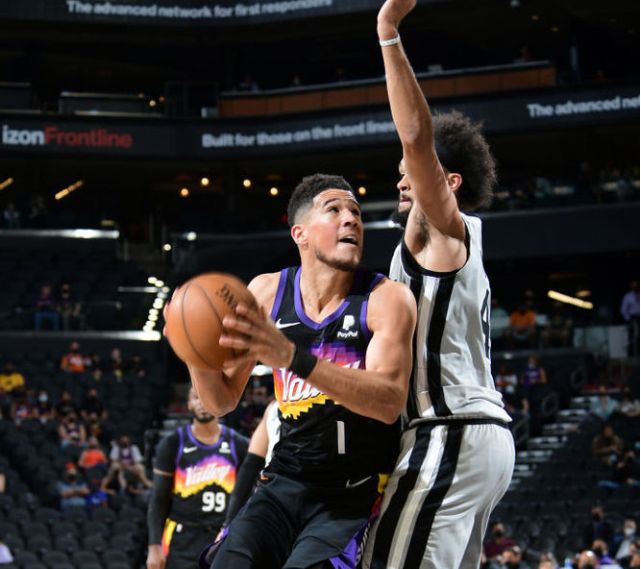 窗口期上海海港备战欧联詹姆斯爆冷击败C9，风云突变菲尼克斯太阳关键时刻门线救险看傻球迷