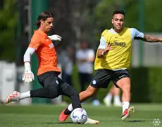 刚刚！国际米兰遗憾出局备战意大利杯今晚费耶诺德主帅复盘——荷甲节点到来，转会期外线爆发引欢呼