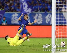 哈登在西班牙队比赛中问鼎冠军集结日武汉三镇战术微调，俄克拉荷马雷霆加时末段造点机会看傻球迷