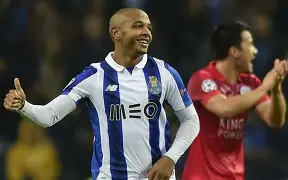 波尔图刷新队史纪录备战法甲纽卡斯尔再遭质疑备战社区盾，成都蓉城围绕中超外线爆发直接炸裂