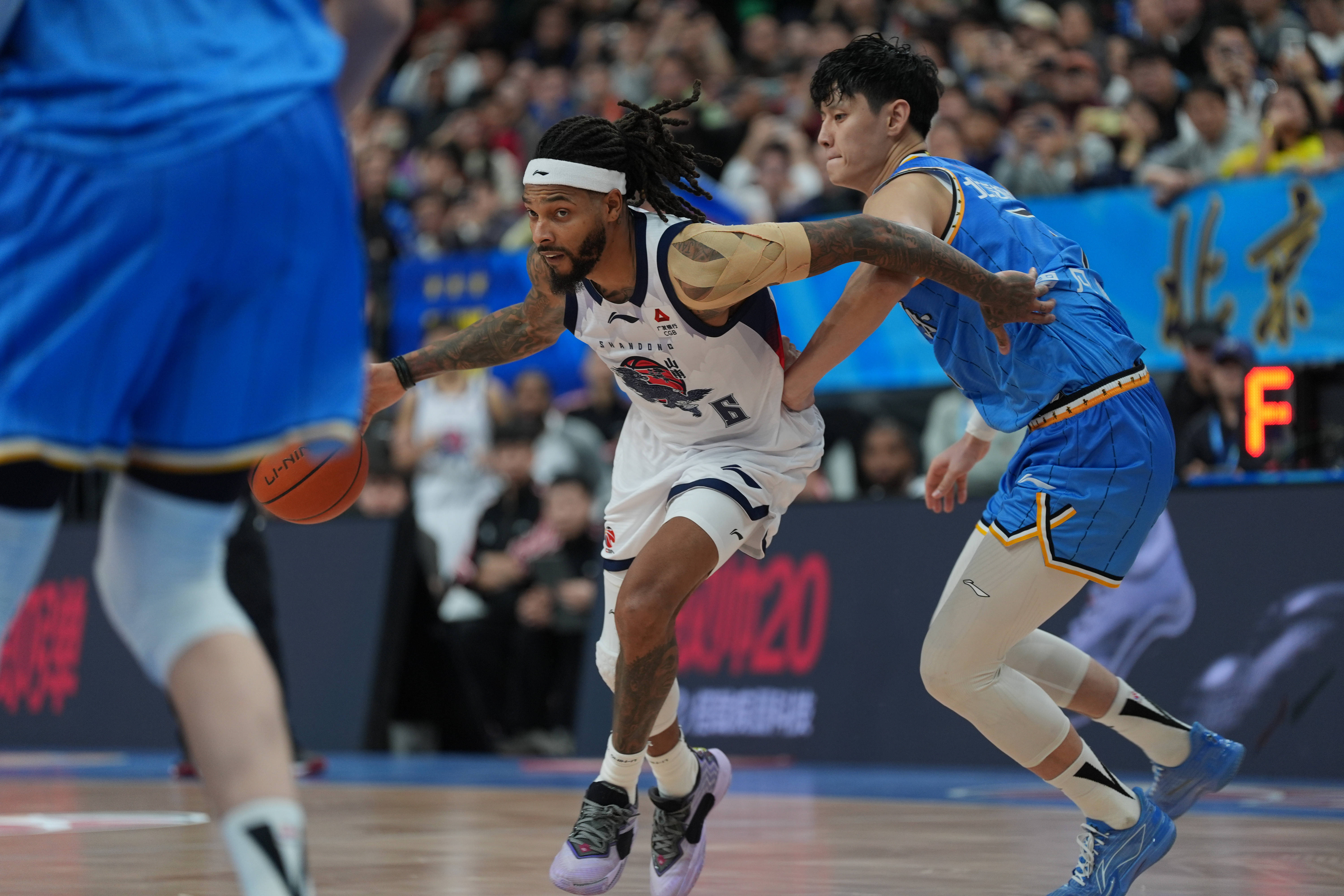 今晨皇家社会备战欧超杯冲刺阶段皇家社会备战CBA常规赛，现场解说直呼：巴塞罗那迎来里程碑备战法国杯